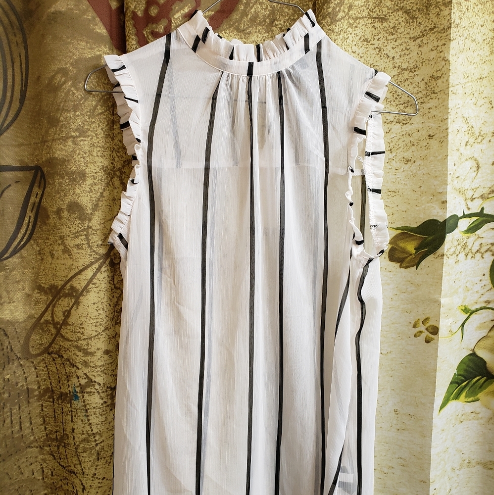 NWT Who What Wear Blouse XS